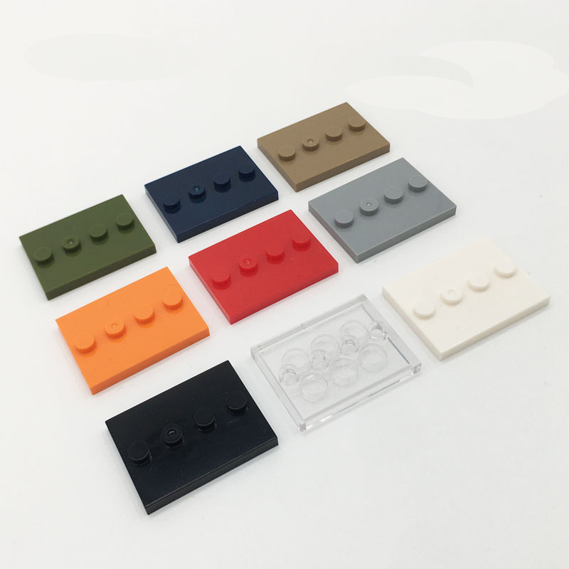 ملحقات رقمية صغيرة بقاعدة شفاف - مراجعة Lego Minifigure Holder وسعره