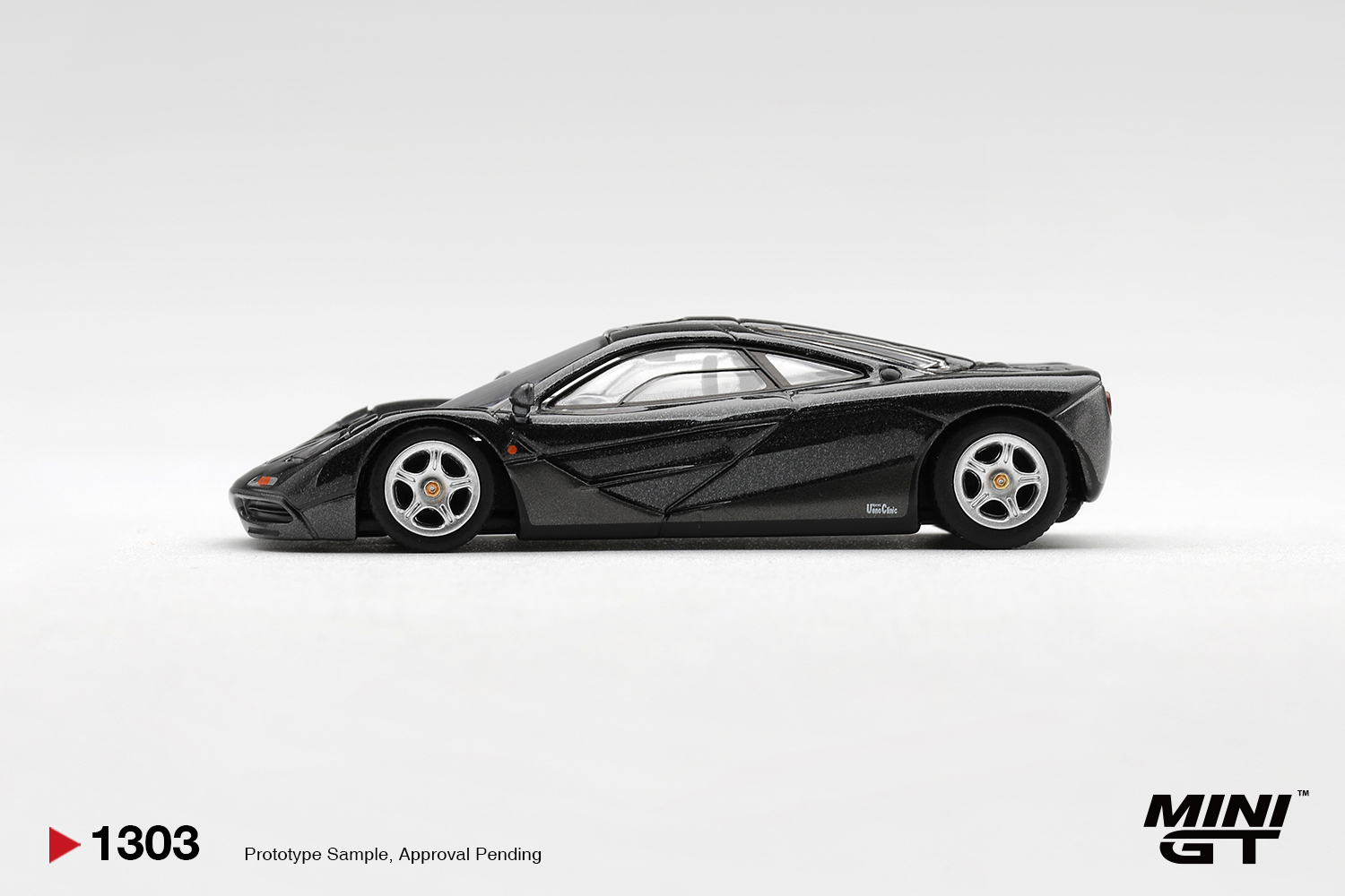 مينيجي تي 1/64 ماكلارين إف1 أز - مراجعة Die Cast Car 1 64 وسعره