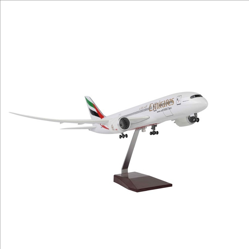 787 نموذج طائرة الإمارات واقعي - مراجعة Model Airplane Plastic وسعره