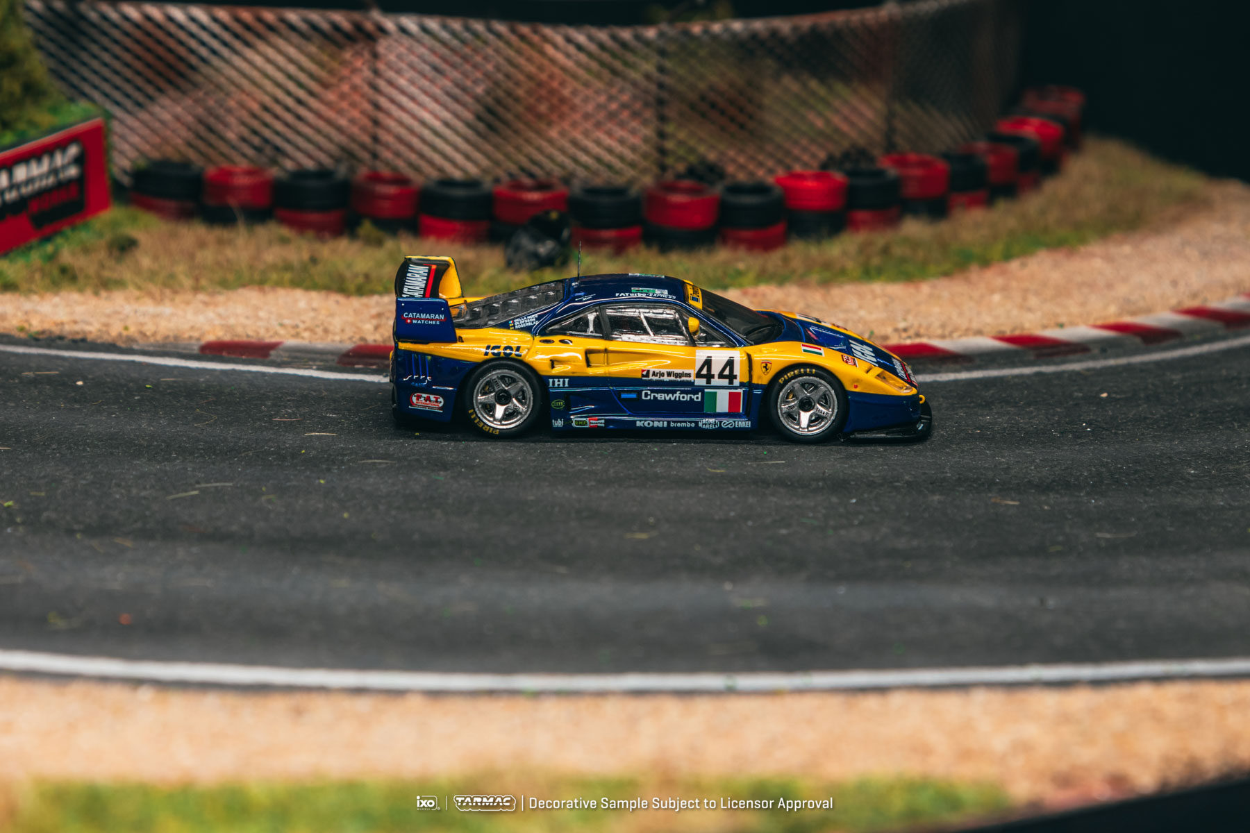 متوفر في المخزون: نموذج سيارة  - مراجعة Die Cast Car 1 64 وسعره